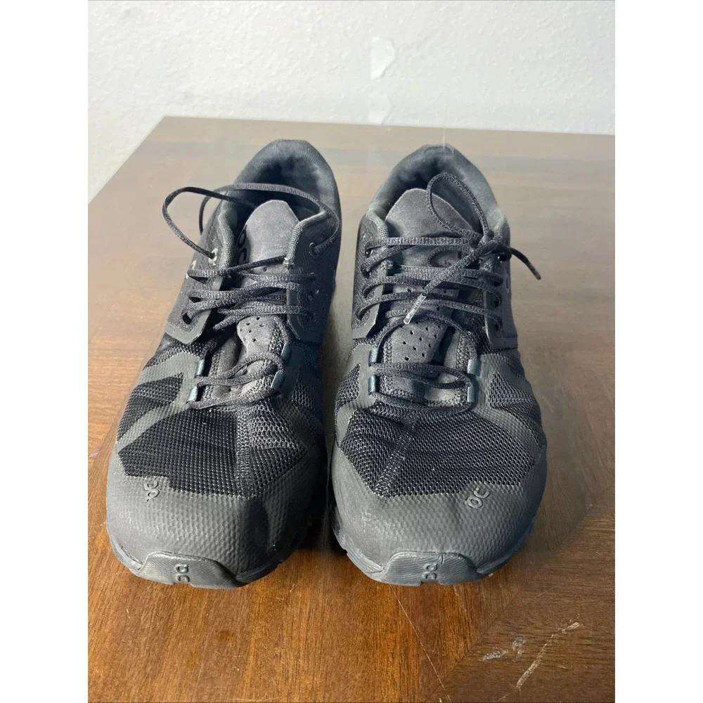 On Cloud 5 Mens 10.5 All Black Running Shoes Sneakers 19-0002